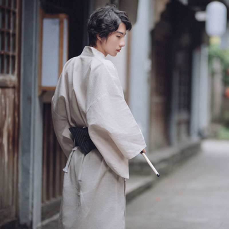 Kimono yukata blanc homme vue de face manches trois-quarts