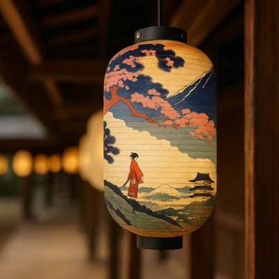 Lanterne japonaise décorative avec paysage et personnage en kimono rouge