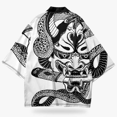 Haori Hannya orné d'un motif audacieux du masque Hannya, mêlant art traditionnel japonais et symbolique culturelle