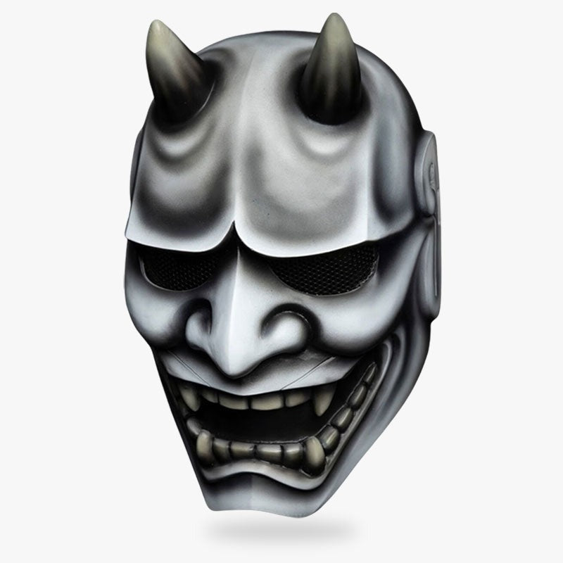 Masque japonais démon aux cornes sculptées et plaques métalliques