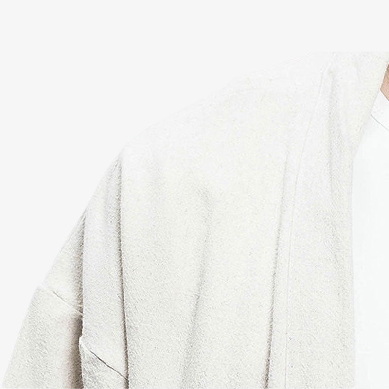 la matiere de ce kimono cardigan blanc est en coton et en lin blanc. C'est une matière douce et conforable