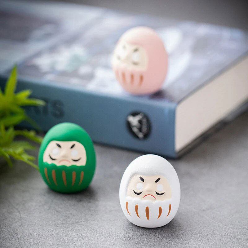 Objet rituel daruma blanc décoration japonaise