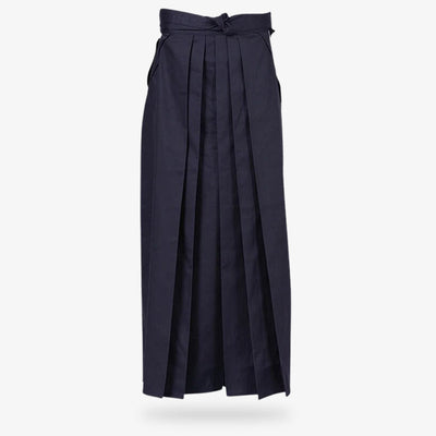 Pantalon hakama traditionnel plissé pour femme pratiquant les arts martiaux japonais