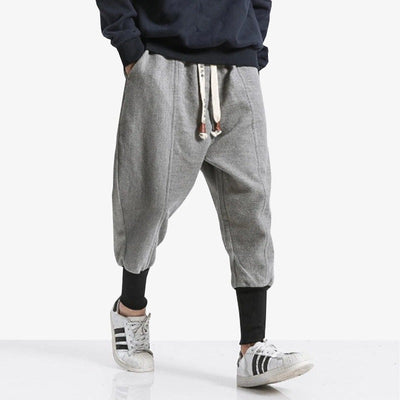 Pantalon Homme Japonais porté en tenue décontractée