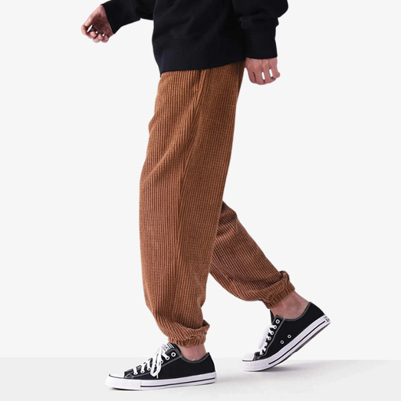 Pantalon marron en velours côtelé d'inspiration japonaise, matière de qualité pour un look casual