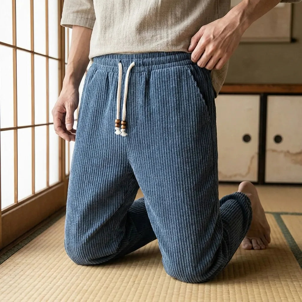 Vue avant du pantalon japonais en velours côtelé