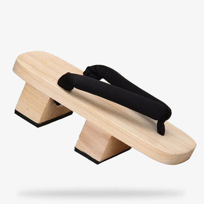 Vue de dessus des sandales Geta japonaises en bois