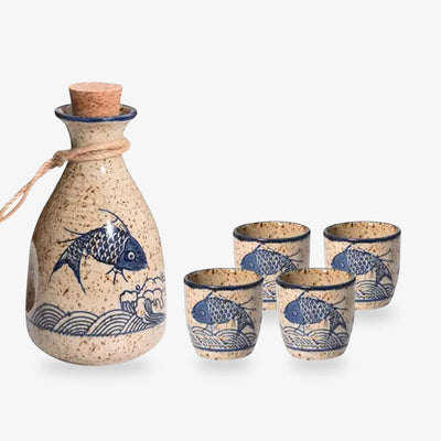 Service à saké en céramique avec motif Koi, comprenant une bouteille et quatre tasses