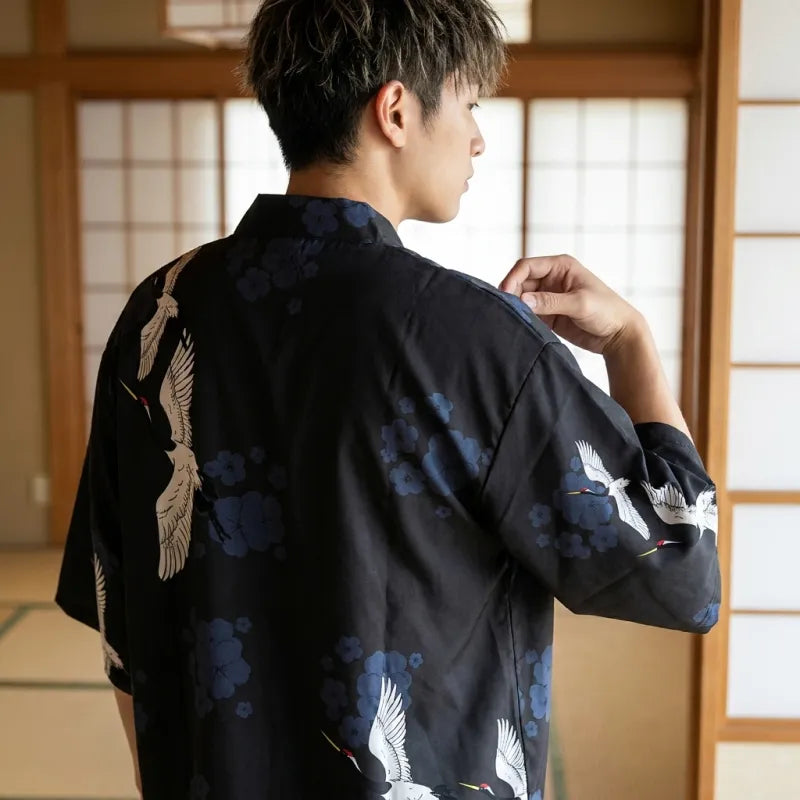 Short kimono assorti motif tsuru