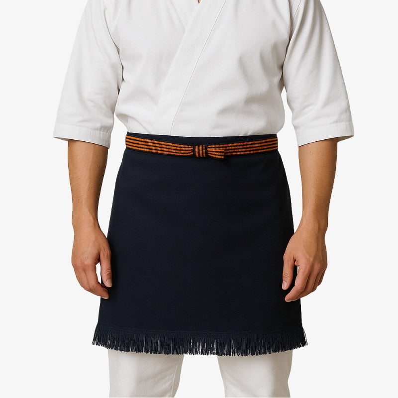 Tablier maekake style washoku en coton épais avec kanji blanc, idéal pour préparer et servir des plats japonais traditionnels
