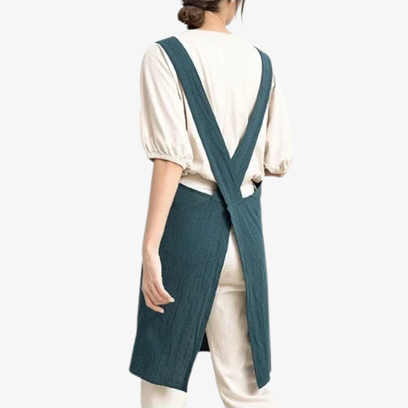 Tablier japonais croisé en lin doux et respirant, mêlant praticité et design japonais classique