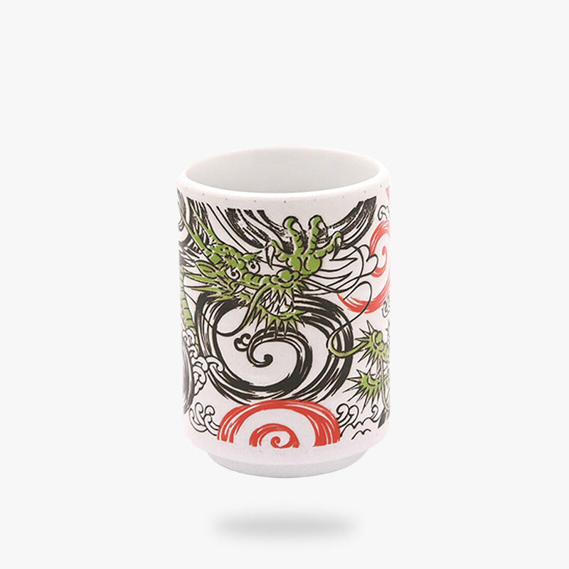 La tasse dragon en céramique avec des motifs japonais