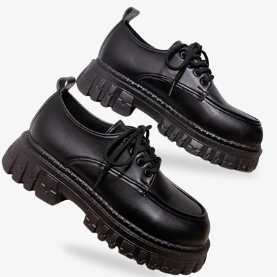 Chaussures noires pour uniforme japonais, inspirées de la mode scolaire japonaise, idéales pour un look académique fidèle à la tradition