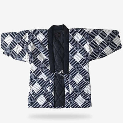 Ce mantean de kimono est une veste hanten aux motifs japonais traditionnels que l'on wagara. C'est un vêtement japonais emblématique qui s'enfile au dessus du kimono