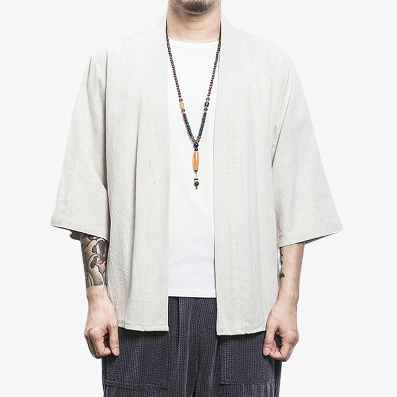 ce vetement traditionnel est une veste kimono cardigan japonais blanc. C est un haori qui se porte par dessus un t-shirt, un kimono ou un yukata