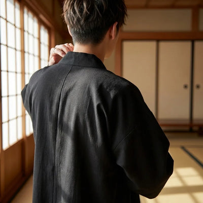 Dos de la veste kimono noire pour homme