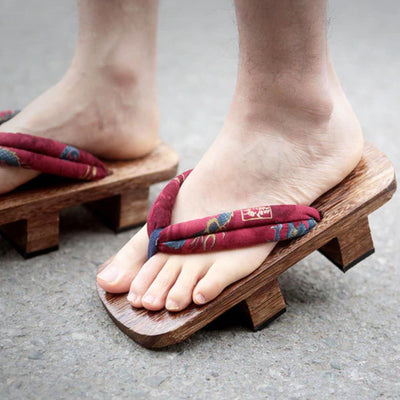 Sandale-Japonaise-Bois