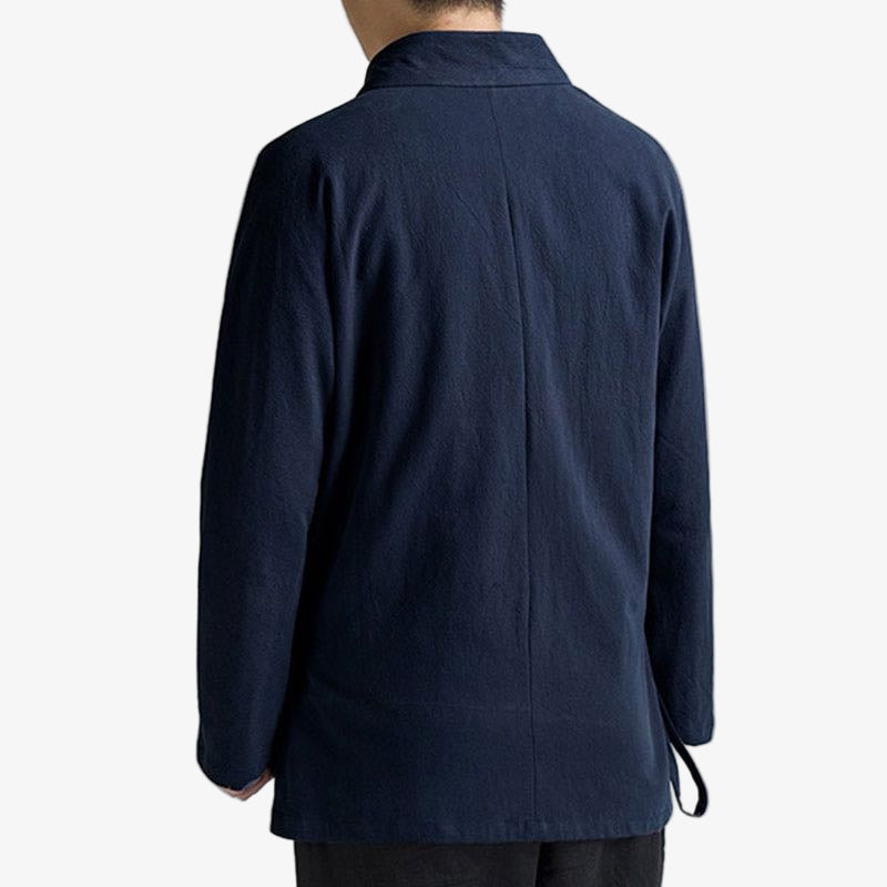 Le cardigan homme style kimono est un vêtement japonais traditionnel emblématique. La matière est en lin. C'est un habit confortable, respirant et agréable à porter