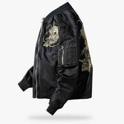 Ce manteau bomber est un dragon sukajan japonais