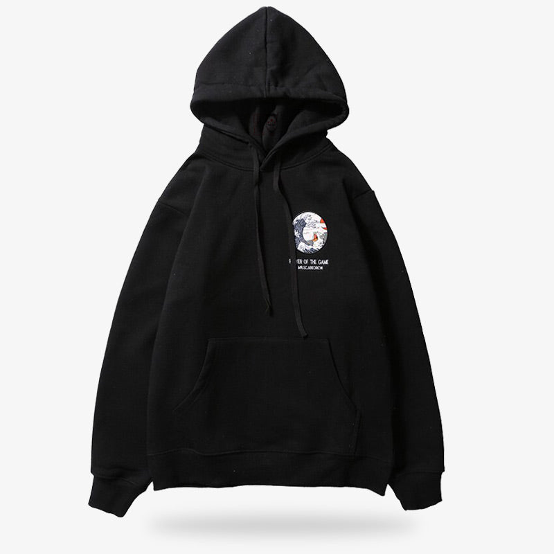 Ce hoodie japonais est un kanagawa sweater de couleur noir avec un patch japonais brodé