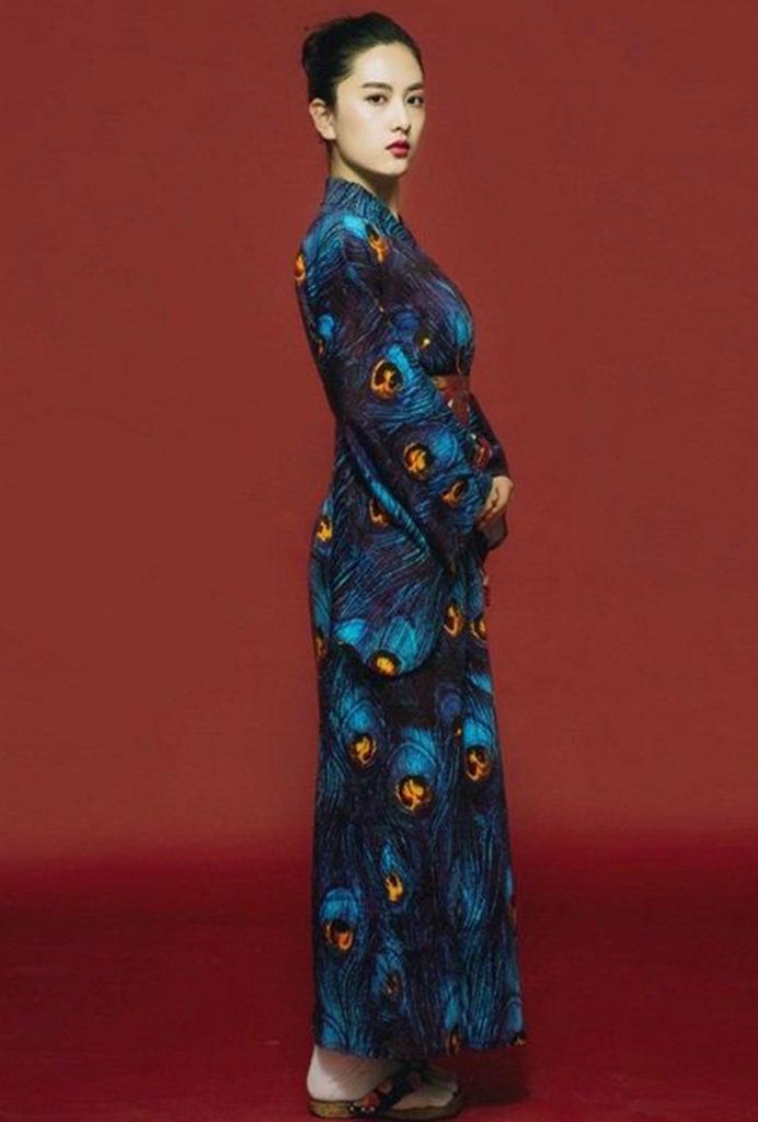 kimono-bleu-marine-femme-japon