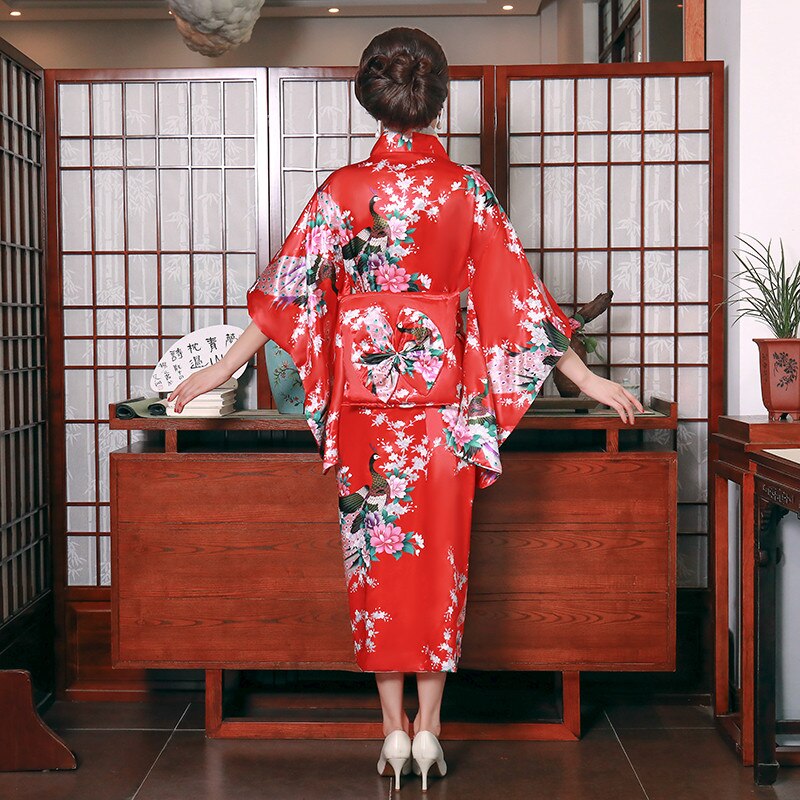 kimono-femme-fleuri-long-geisha