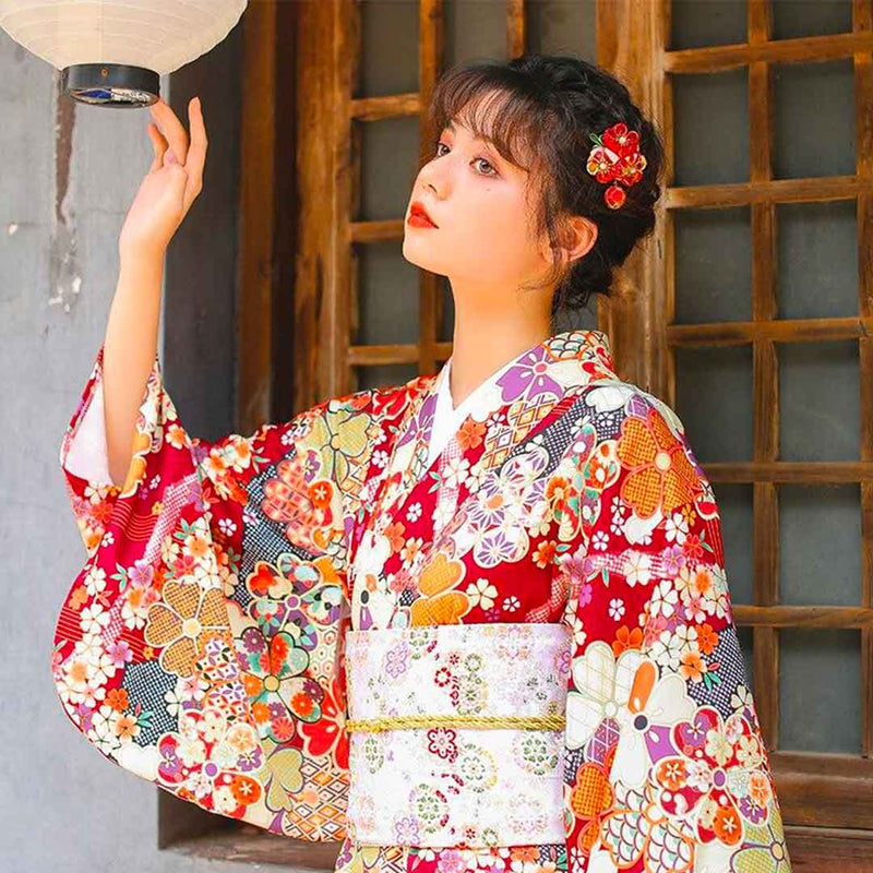 kimono-femme-japonais-fleurs