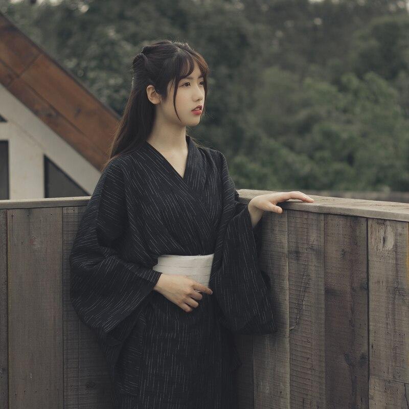 kimono-femme-long-noir-uni