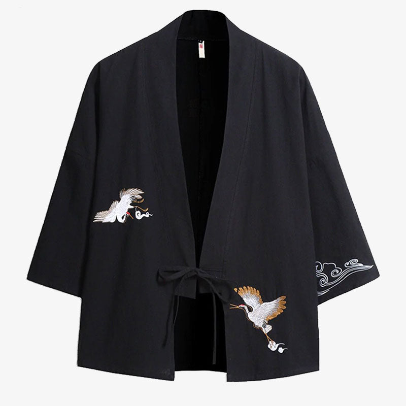 Veste kimono haori japonais pour homme de couleur noir avec des oiseaux brodés sur le tissus