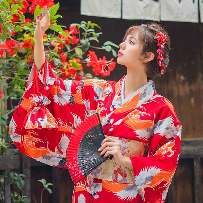 kimono-japonais-rouge-geisha