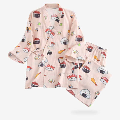 un kimono pyjama imprimé avec des motifs kawaii représentant des personnages de sushi, maki et plats japonais