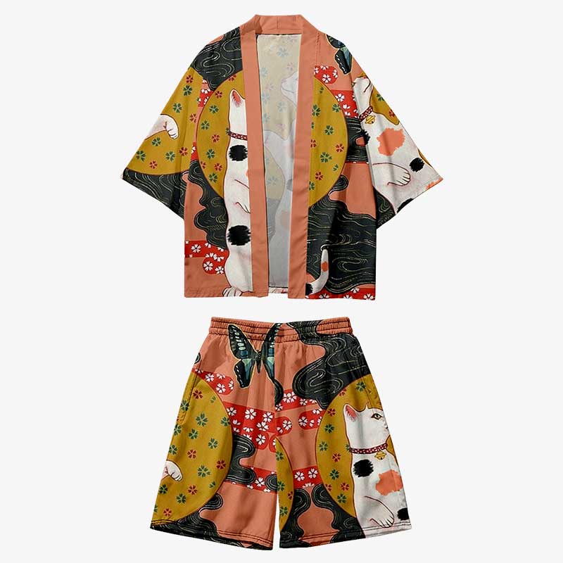 un ensemble kimono short japonais d'été avec un symbole de chat Maneki Neko