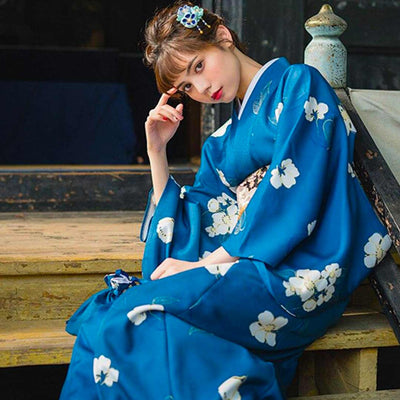 Kimono Yukata Peach porté lors d'une cérémonie japonaise