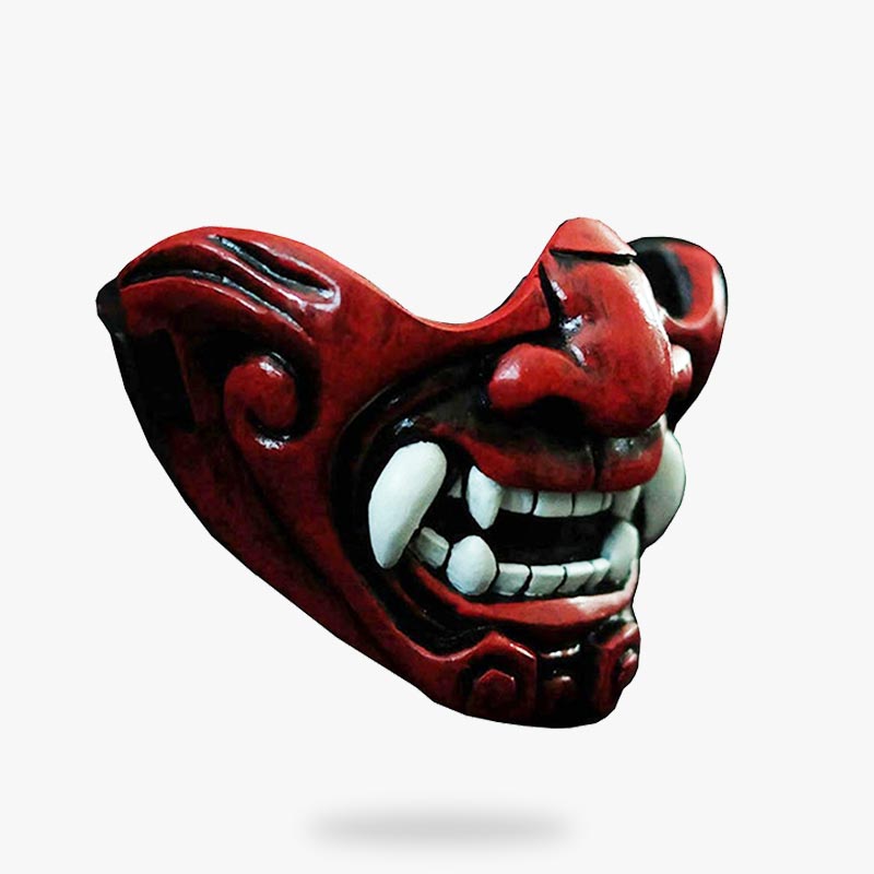 Le masque de démon Oni avec des crocs de montstres japonaise