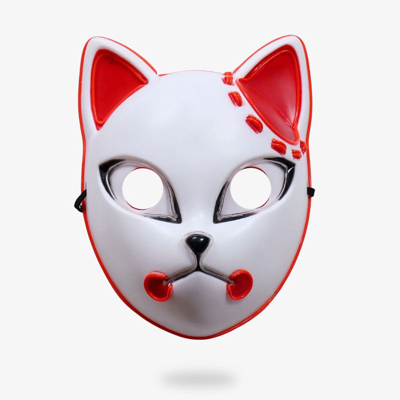 Ce masque de renard demon slayer est celui du personnage manga Kamado. Le masque kitsune a des taches rouges