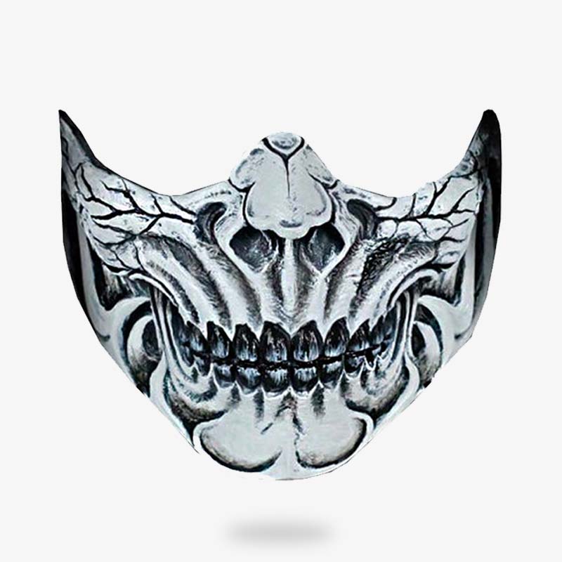 Masque japonais shinigami porté pour cosplay