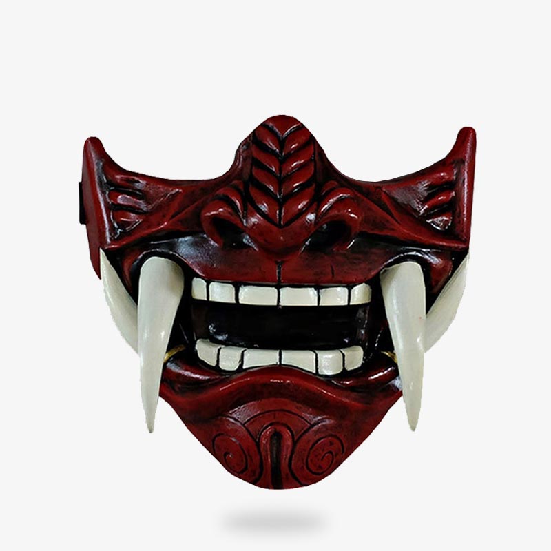 Masque Samourai Oni sculpté à la main porté avec un kimono