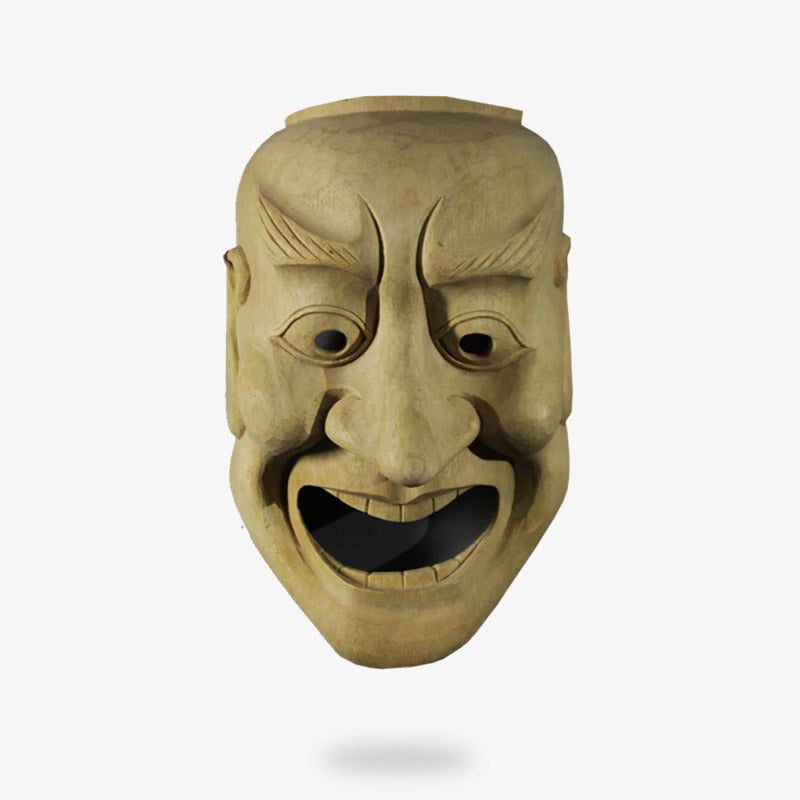 Masque théâtre japonais Kurohige posé sur un support en bois
