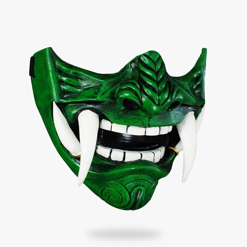 Cette sculpture masque samurai est un visage de démon Oni