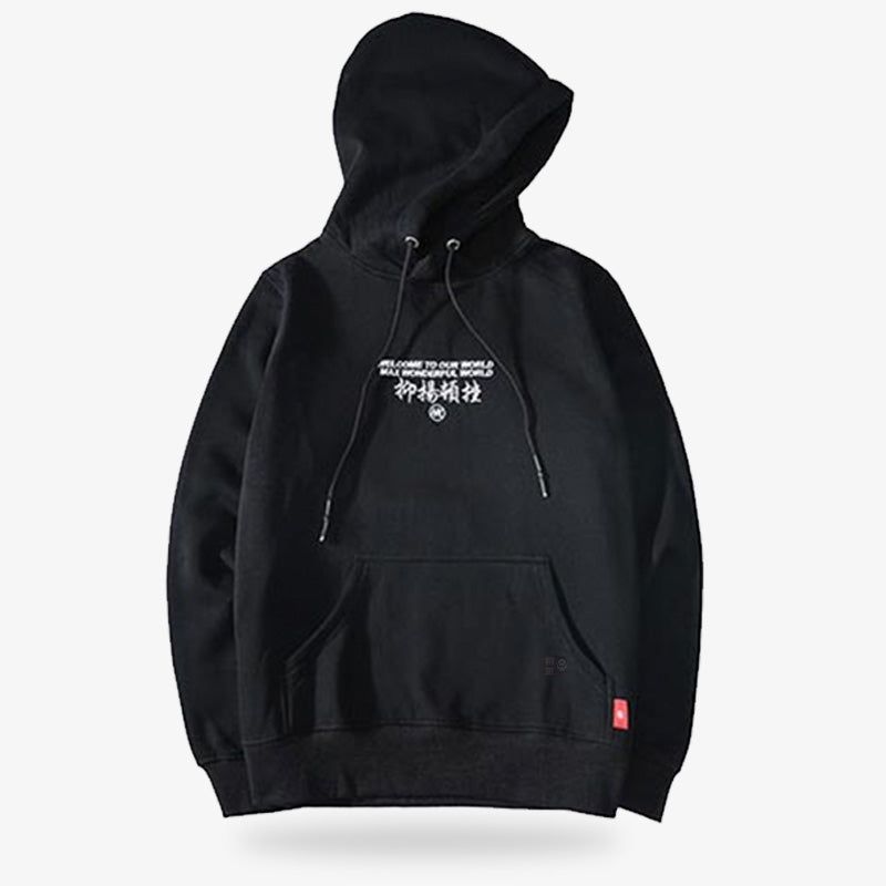 Ce hoodie noir est un sweat à capuche style japonais avec des inscriptions Kanji