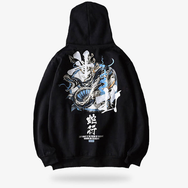 Ce sweat Japon homme est imprimé d'un style tatouage Irezumi représentant un serpent Hebi