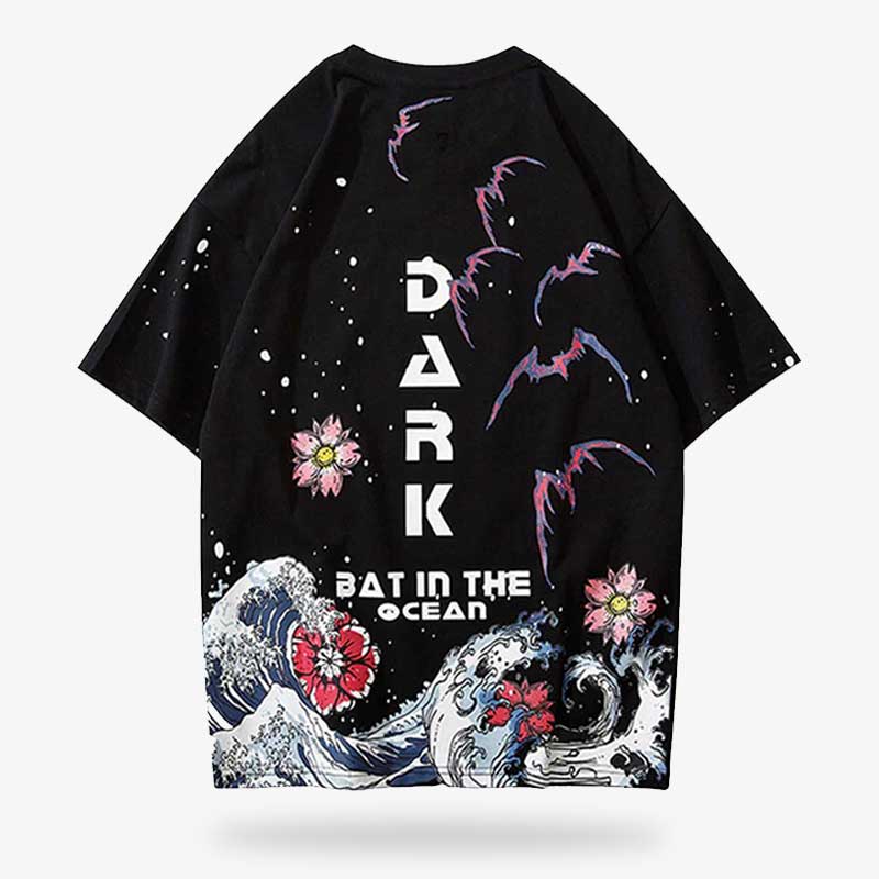 Cet habit japonais est le t-shirt La Grande Vague de Kanagawa de l'artiste Hokusai