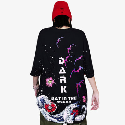 Cet habit japonais pour femme et pour homme est le tee-shirt vague de Kanagawa inspiré de l'oeuvre japonaise d'Hokusai
