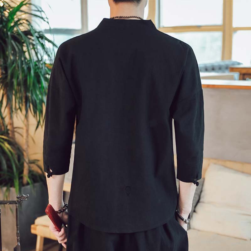 Un tshirt homme Japon avec des manches semi-longues et en matière de lin naturel